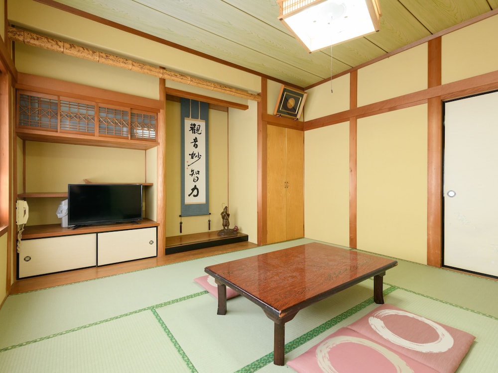 和室 共用バストイレ 4名用 禁煙 客室8 | Tabist 崎っぽ 南知多