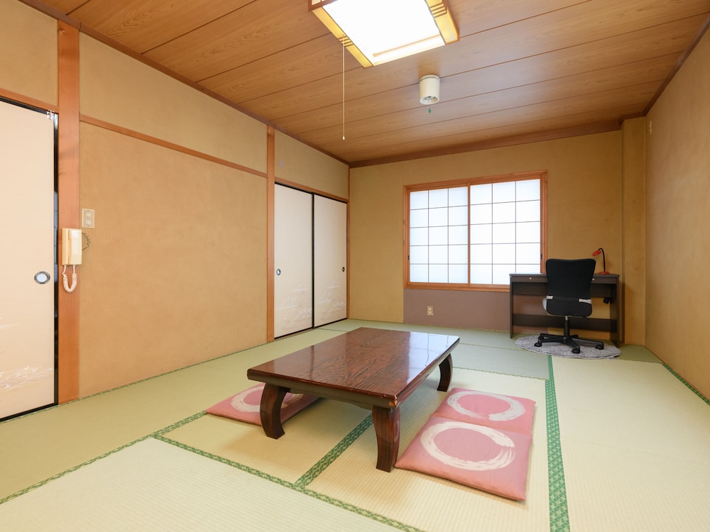 和室 共用バストイレ 6名用 禁煙 客室6 | Tabist 崎っぽ 南知多