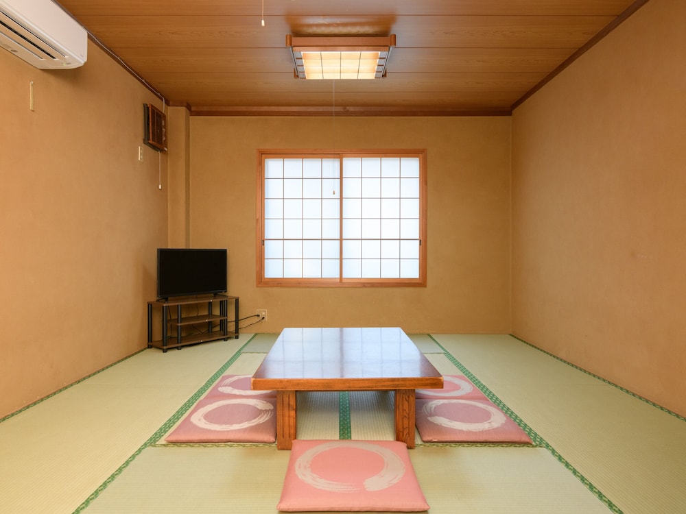 和室 共用バストイレ 5名用 禁煙 客室2 | Tabist 崎っぽ 南知多