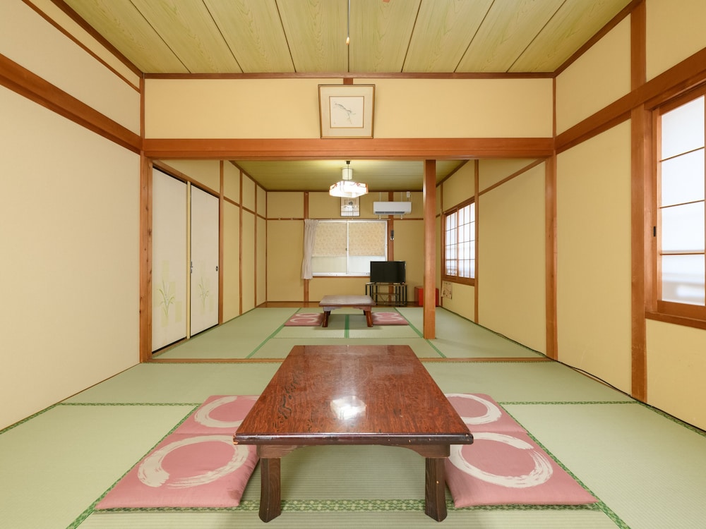 和室 共用バストイレ 8名用 禁煙 客室5 | Tabist 崎っぽ 南知多