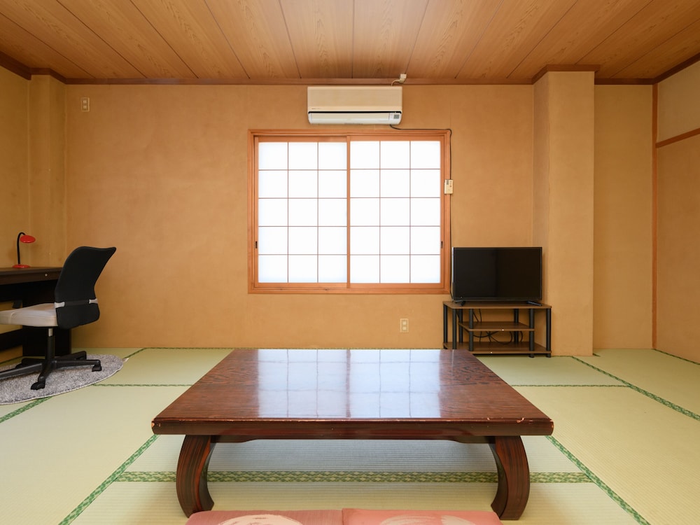 和室 共用バストイレ 6名用 禁煙 客室7 | Tabist 崎っぽ 南知多