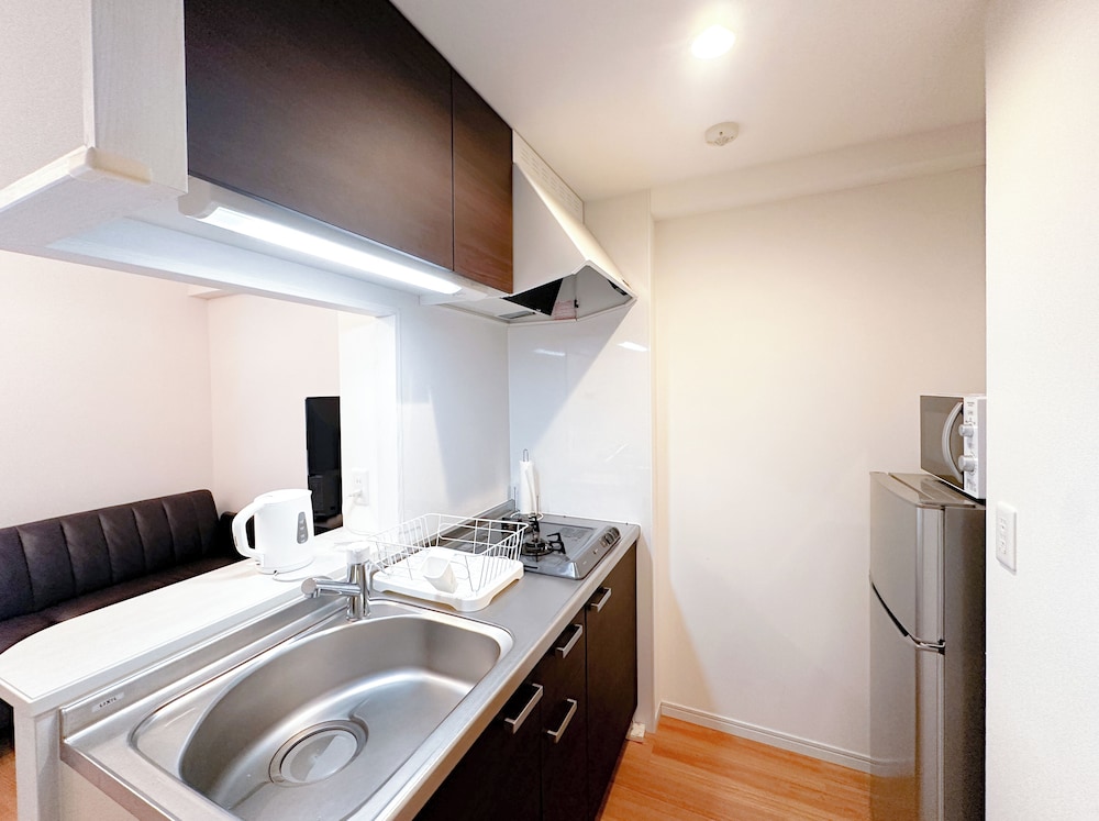 【デラックスルーム】ダブルベッド2台 ソファベッド1台 キッチン付 禁煙 客室17 | レガティオ博多