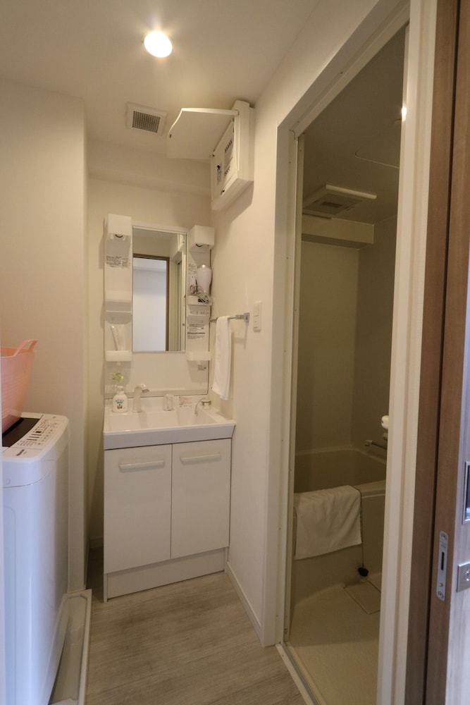 【デラックスルーム】ダブルベッド2台 キッチン付 禁煙 バスルーム1 | レガティオ 博多駅東