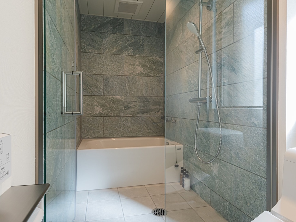 デラックス ルーム 禁煙 バスルーム4 | 清栄ホテル 京都河原町