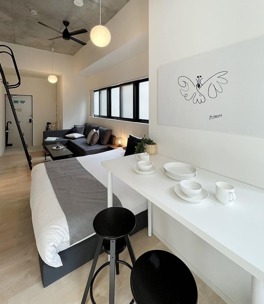 デラックス コンドミニアム 1 ベッドルーム 禁煙 シティビュー (bHotel Nekoyard 301) 客室内のダイニングエリア1 | b hotel Neko Yard 広島