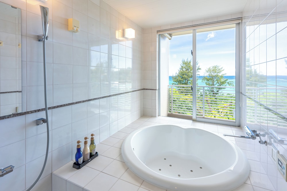 オーシャンビューデラックスツイン 禁煙 バスルーム0 | オディシス恩納リゾートホテル