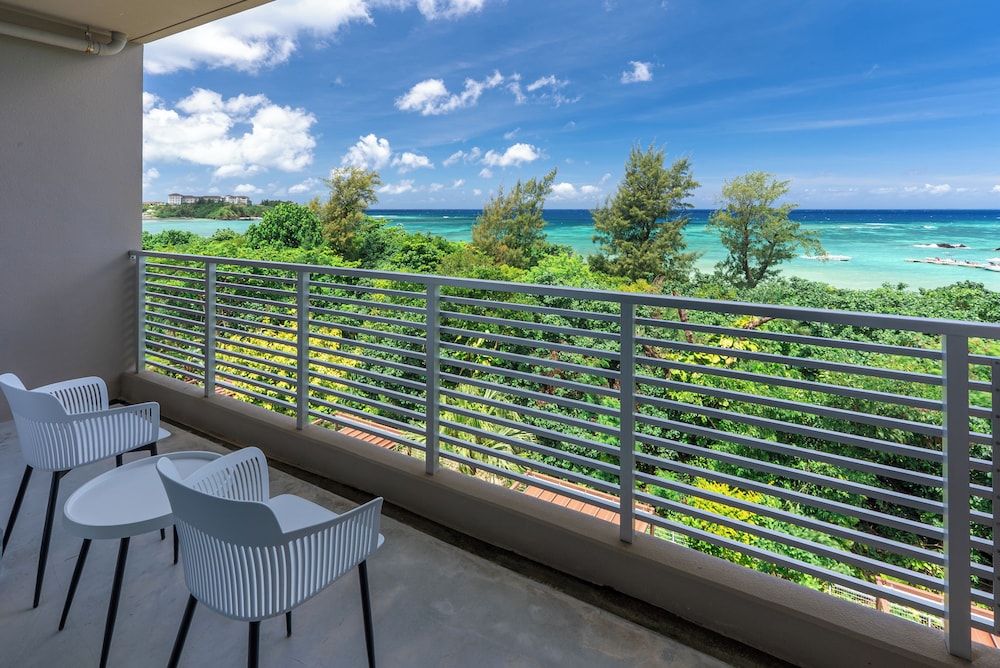 客室1 | オディシス恩納リゾートホテル