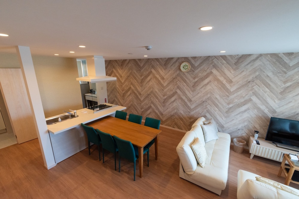 スーペリア スイート 禁煙 リビング エリア0 | ecot 伊良部大橋 Premier