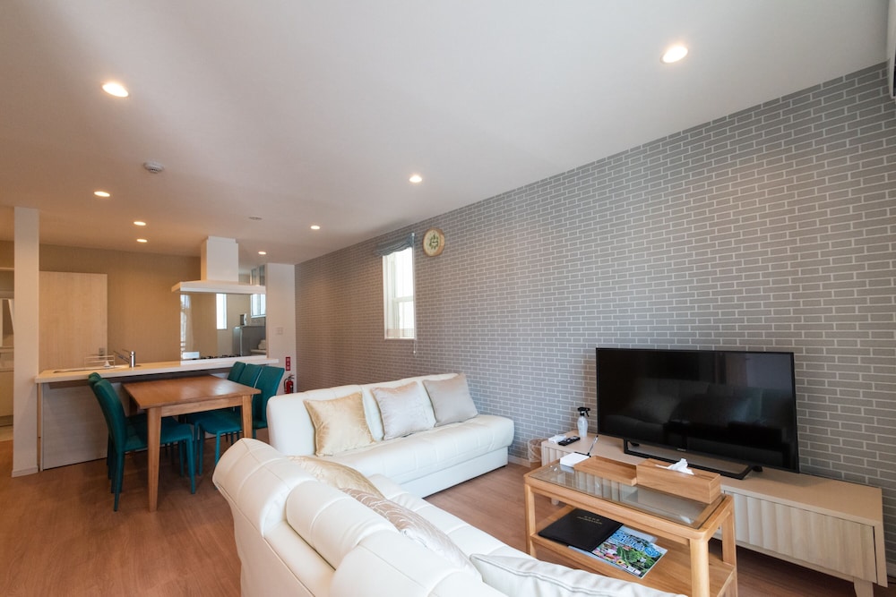 ファミリー スイート 禁煙 リビング エリア0 | ecot 伊良部大橋 Premier