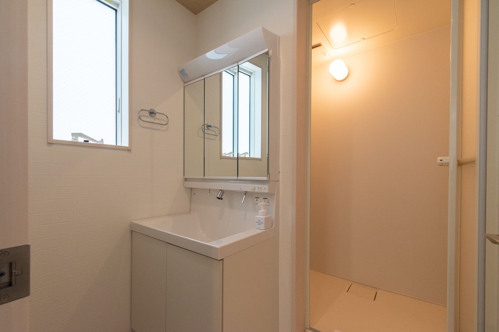 ファミリー スイート 禁煙 バスルームのシンク0 | ecot 伊良部大橋 Premier