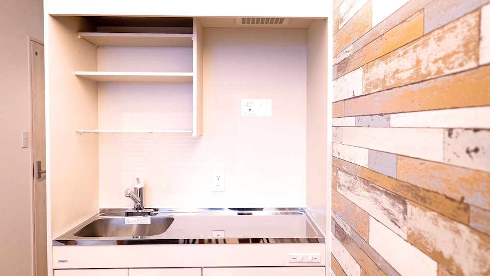 コンフォート 4 人部屋 禁煙 専用簡易キッチン1 | ecot 伊良部大橋 Premier