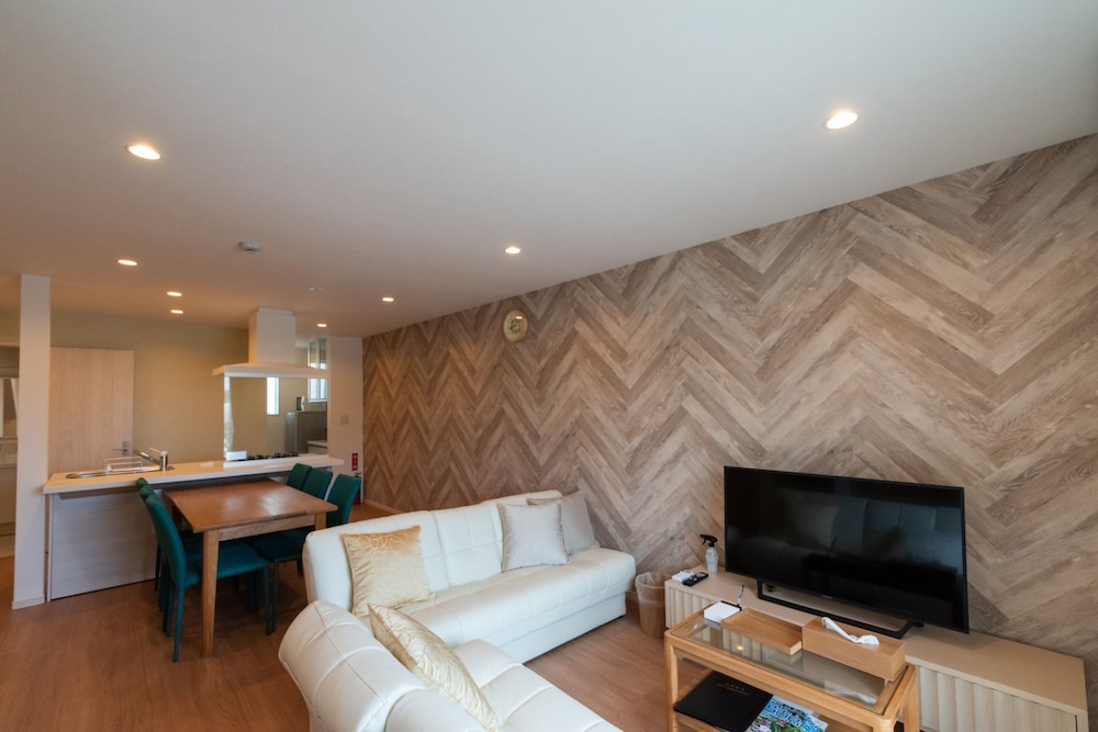 スーペリア スイート 禁煙 リビング エリア1 | ecot 伊良部大橋 Premier