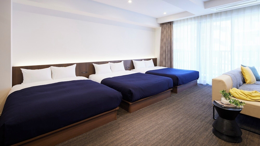 スーペリアファミリールーム（禁煙／58平米／8名定員） 客室4 | Minn 浅草