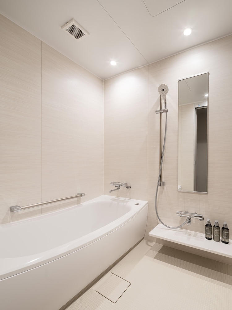 4 人部屋 禁煙 バスルーム0 | ネストホテル那覇久茂地