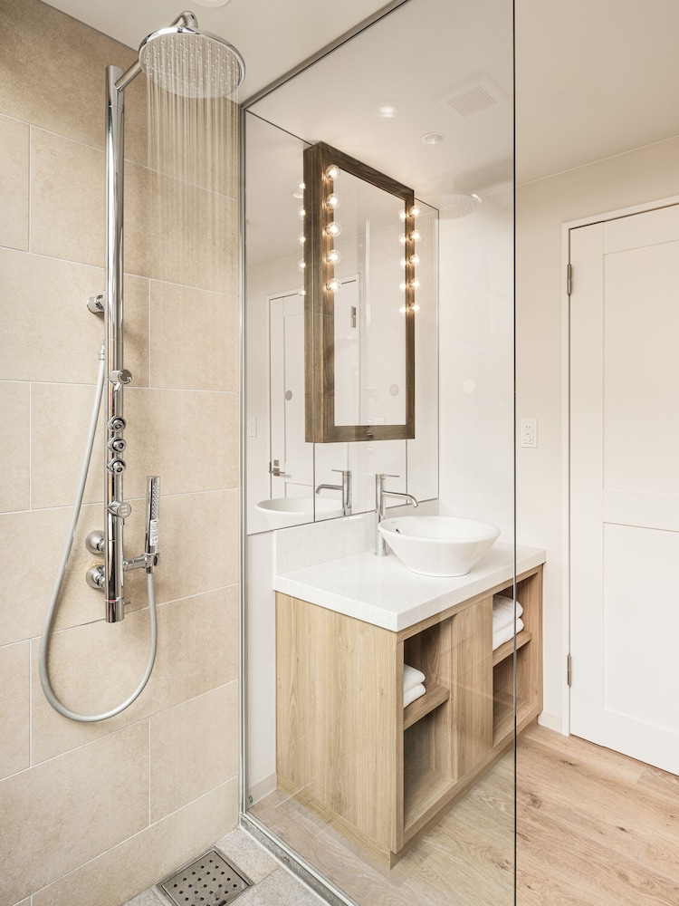 エグゼクティブテラスルームキング（テラス＆アウトバス） バスルーム0 | ネストホテル那覇久茂地