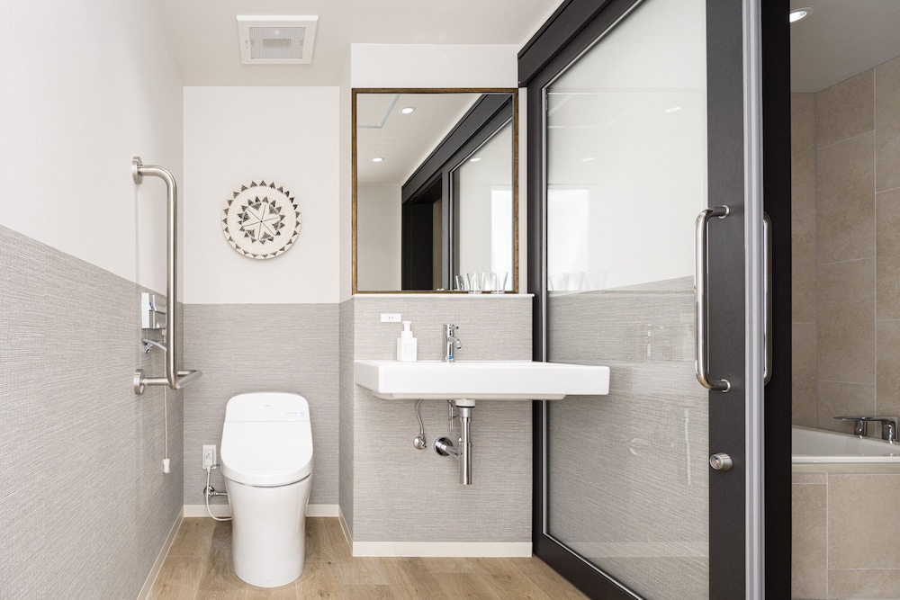 ツインルーム バリアフリー 禁煙 バスルーム1 | ネストホテル那覇久茂地