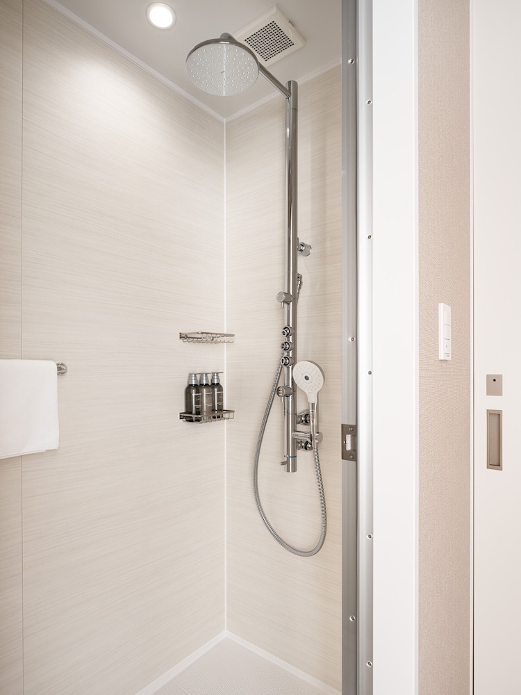 デラックス ツインルーム 禁煙 バスルーム0 | ネストホテル那覇久茂地