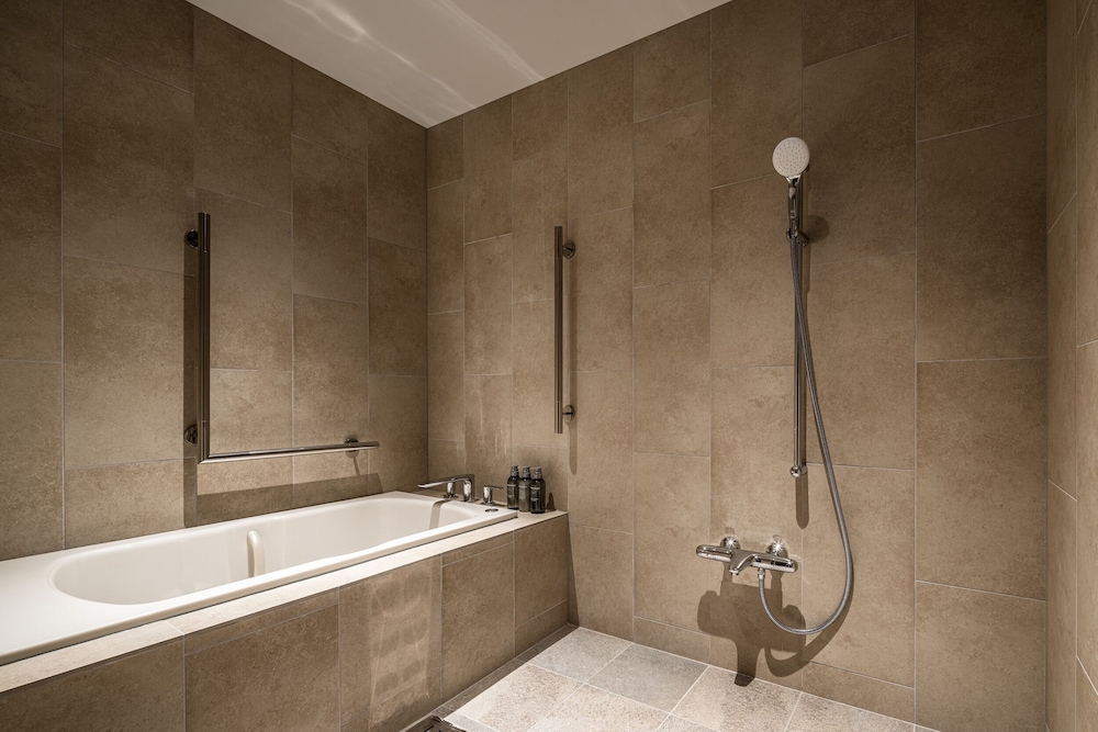 ツインルーム バリアフリー 禁煙 バスルーム0 | ネストホテル那覇久茂地