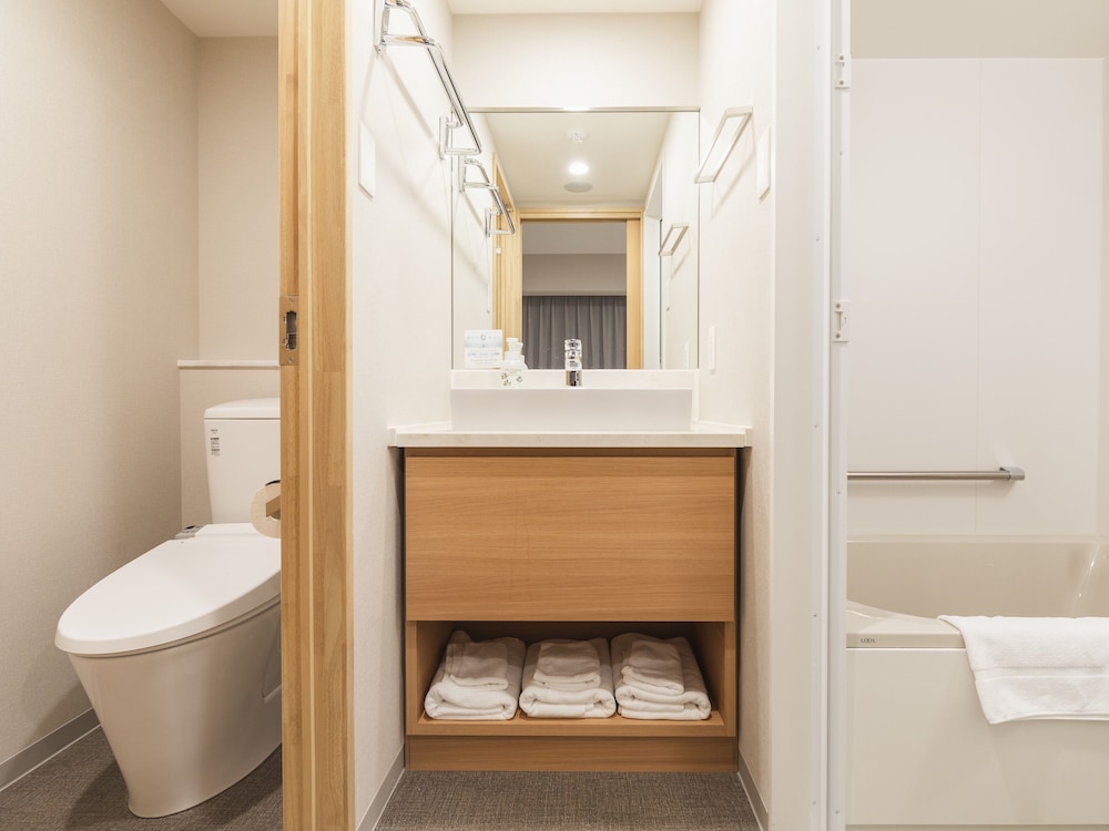 スーペリア トリプルルーム 禁煙 <キャッシュレス決済> バスルーム3 | 相鉄フレッサイン 広島駅前