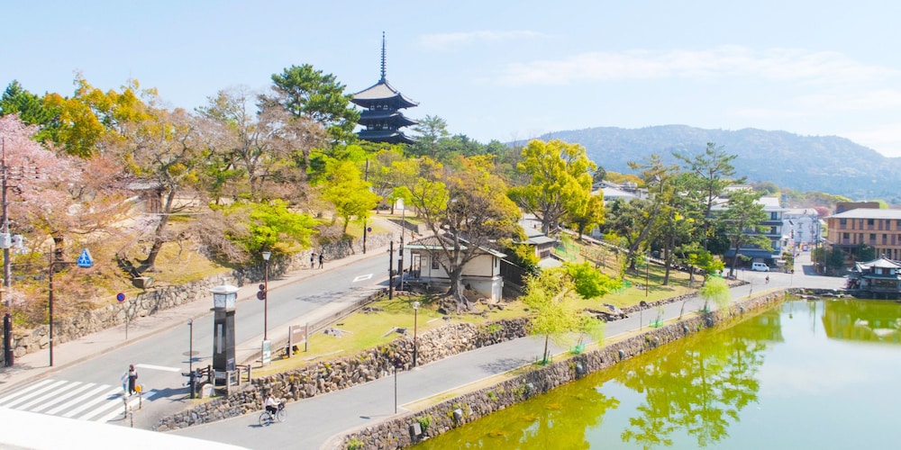 ツインルーム [猿沢池側](和洋タイプ）禁煙 部屋からの景観0 | ホテル天平ならまち