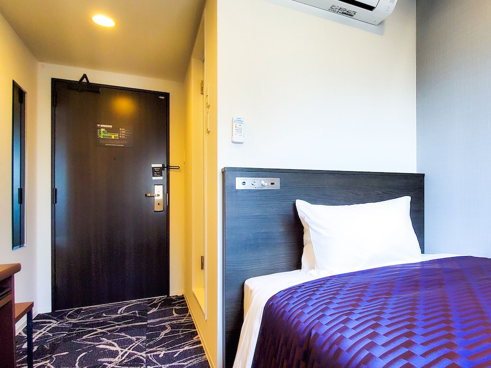 シングルルーム 喫煙可 | ホテルリブマックス横浜スタジアム前