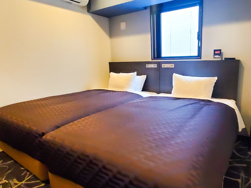 ツインルーム 喫煙可 客室2 | ホテルリブマックス横浜スタジアム前