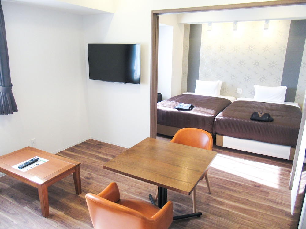 ラグジュアリー ツインルーム 喫煙可 客室1 | 天然温泉ホテルリブマックス PREMIUM 名古屋丸の内