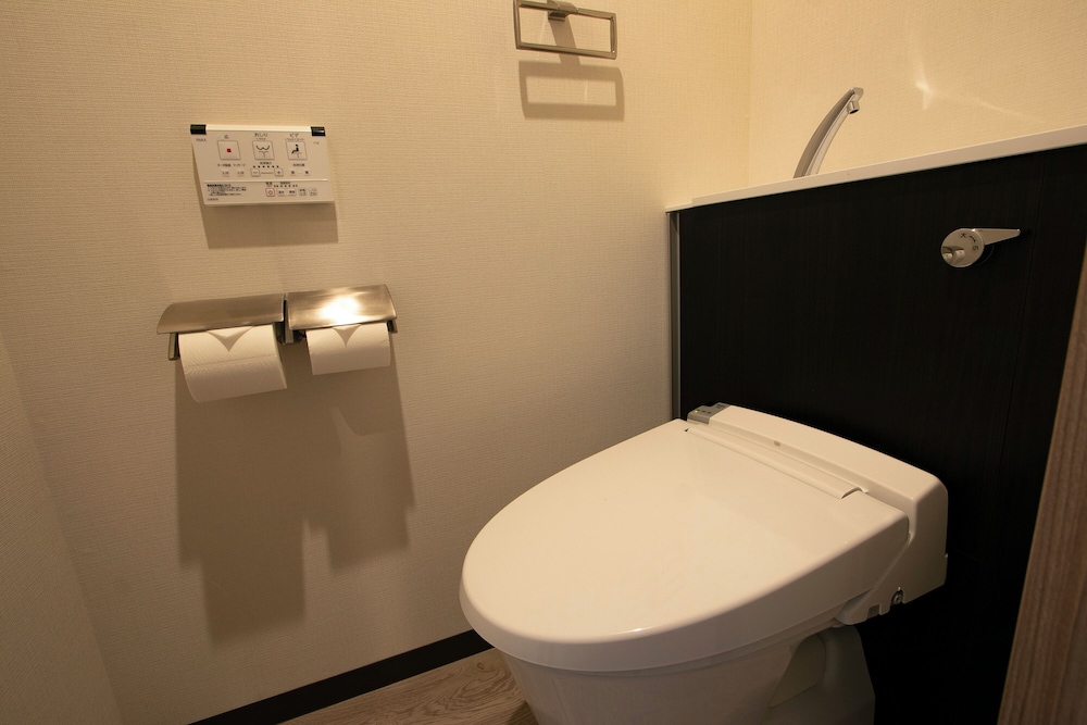 Standard 4Bed バスルーム1 | Minn 秋葉原