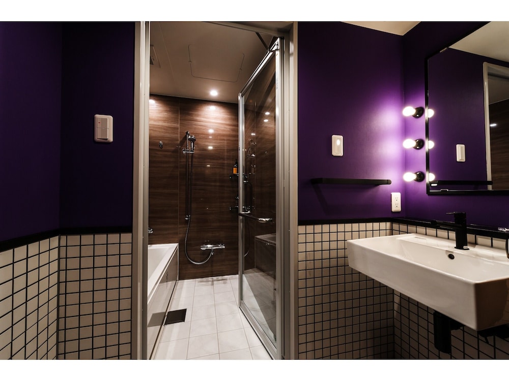 ツインルーム 禁煙 バスルーム1 | プロスタイル旅館那覇県庁前