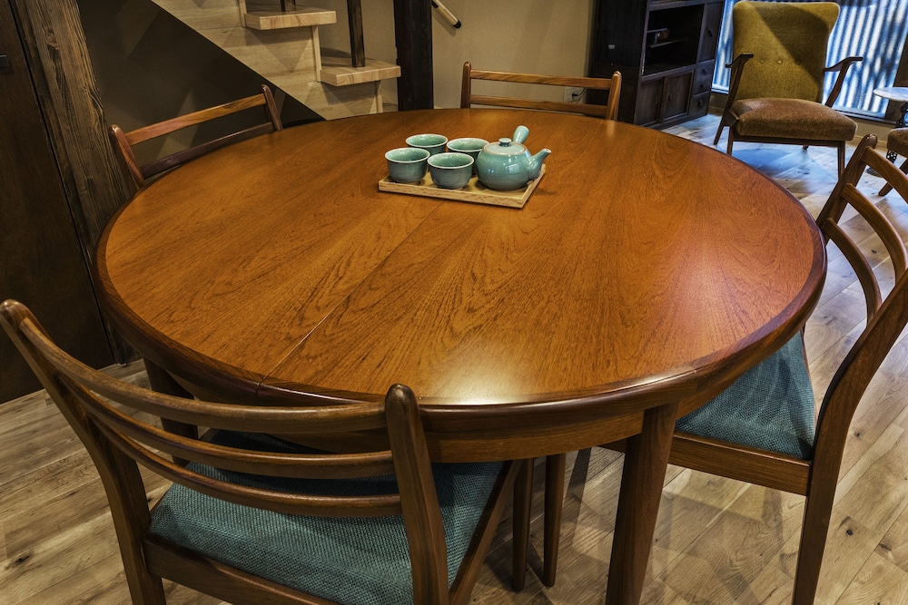 トラディショナル ハウス 客室内のダイニングエリア0 | Shiki Homes KUMEI 空明