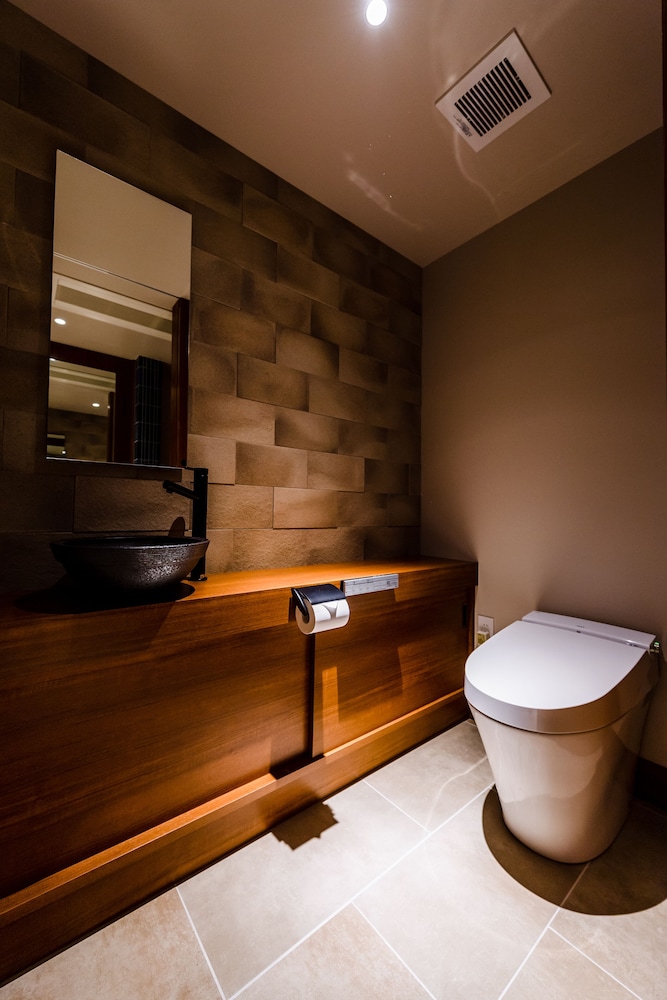 デラックス トリプルルーム 禁煙 バスルーム2 | プロスタイル テラス ナハ