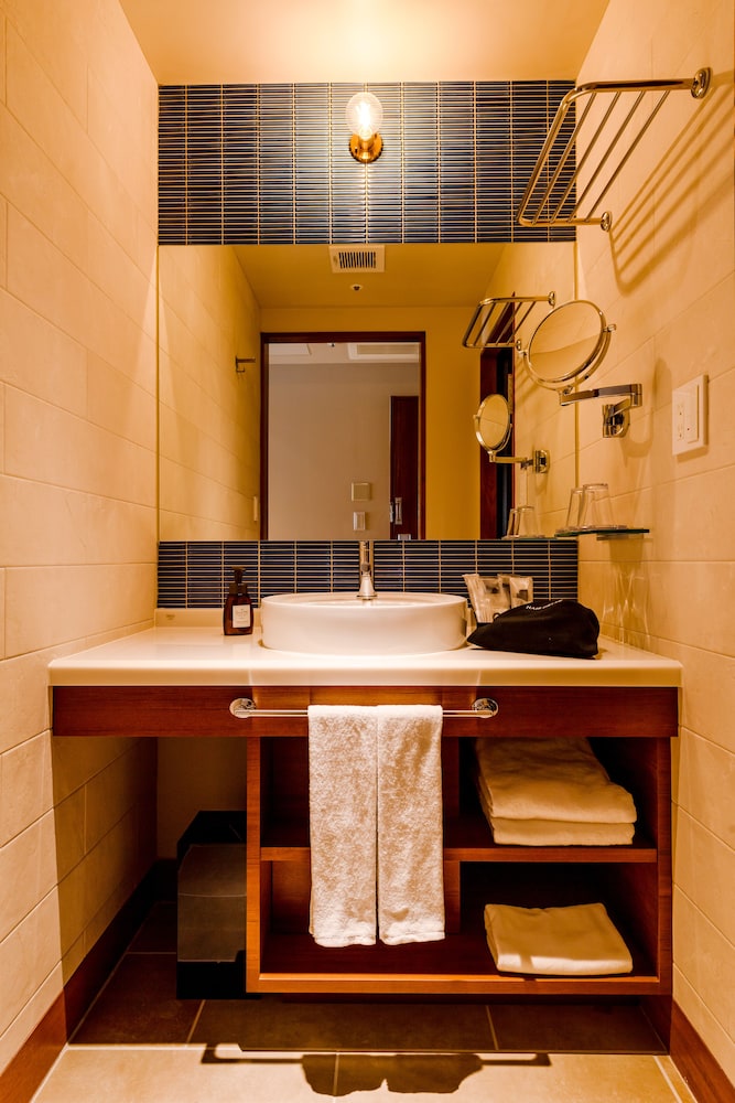 スーペリア ダブルルーム 禁煙 (Terrace Double) バスルームのシンク0 | プロスタイル テラス ナハ