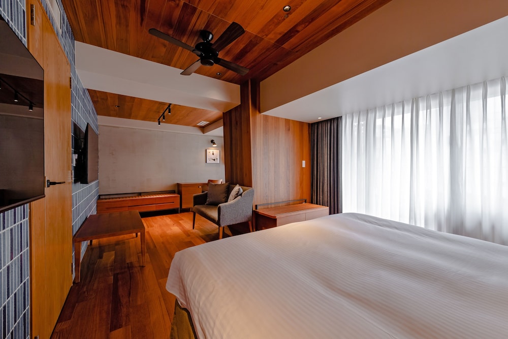 デラックス ダブルルーム 禁煙 (King Room) 客室1 | プロスタイル テラス ナハ