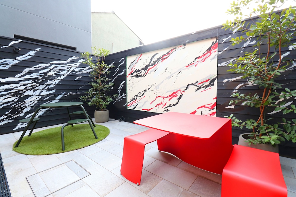 ロビー1 | トラベロッジ京都四条大宮