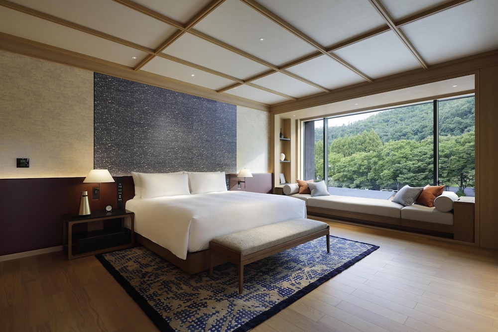 PEAKスイートルームキング 客室1 | ROKU KYOTO LXR Hotels & Resorts