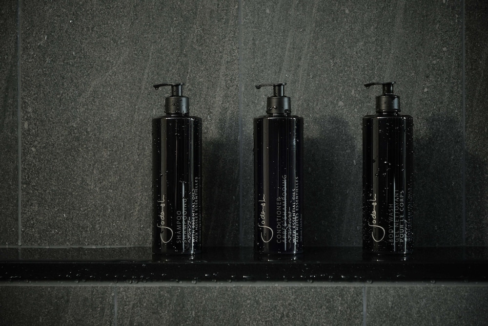 デラックスルームツイン バスルーム2 | ROKU KYOTO LXR Hotels & Resorts