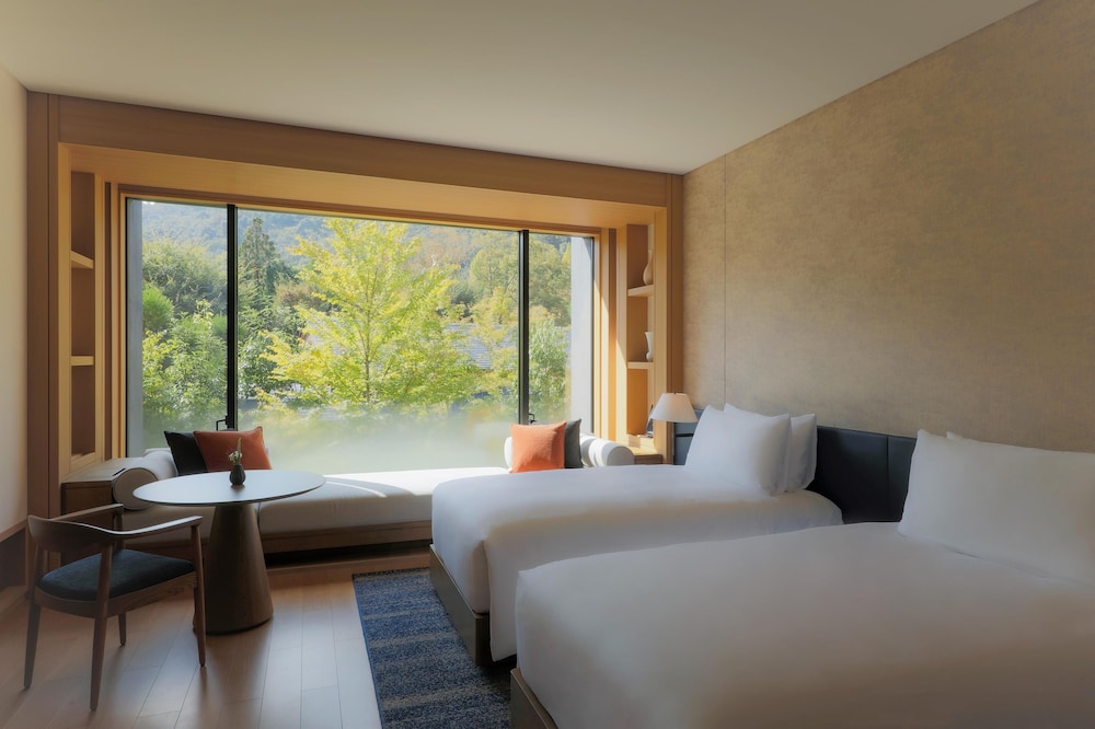 デラックスルームツイン | ROKU KYOTO LXR Hotels & Resorts