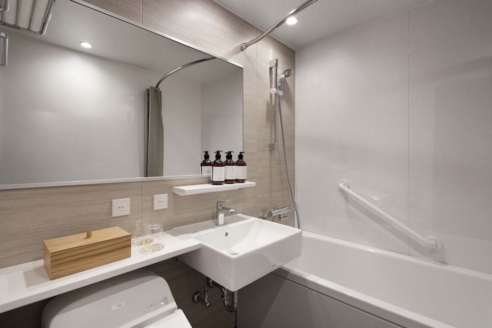 ルーム クイーンベッド 1 台 禁煙 浴槽 バスルーム0 | チャプター京都 トリビュートポートフォリオホテル バイ マリオット