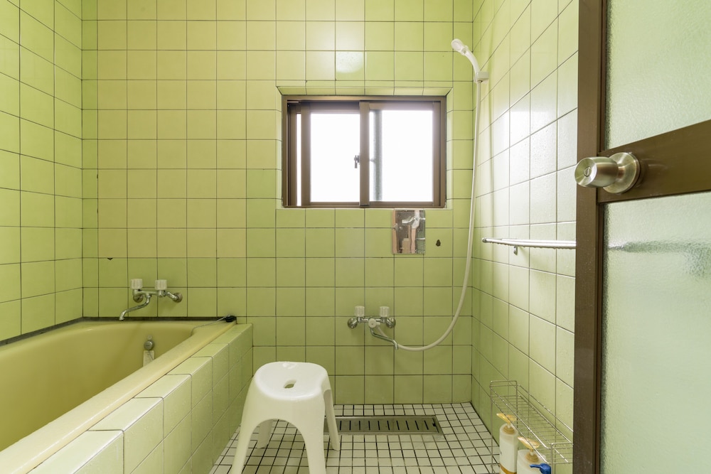 ラグジュアリー スタジオスイート 禁煙 バスルーム0 | Ishigaki House