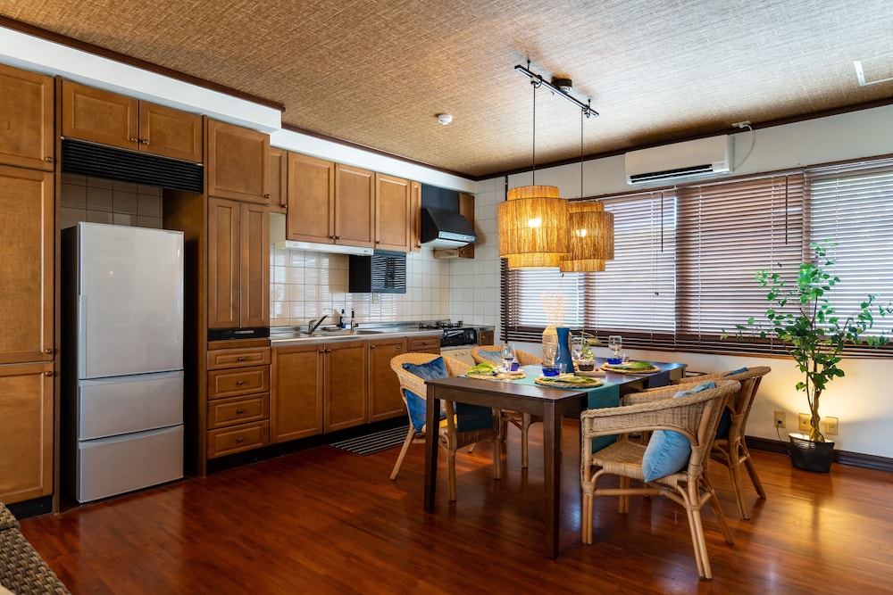 ラグジュアリー スタジオスイート 禁煙 リビング エリア1 | Ishigaki House