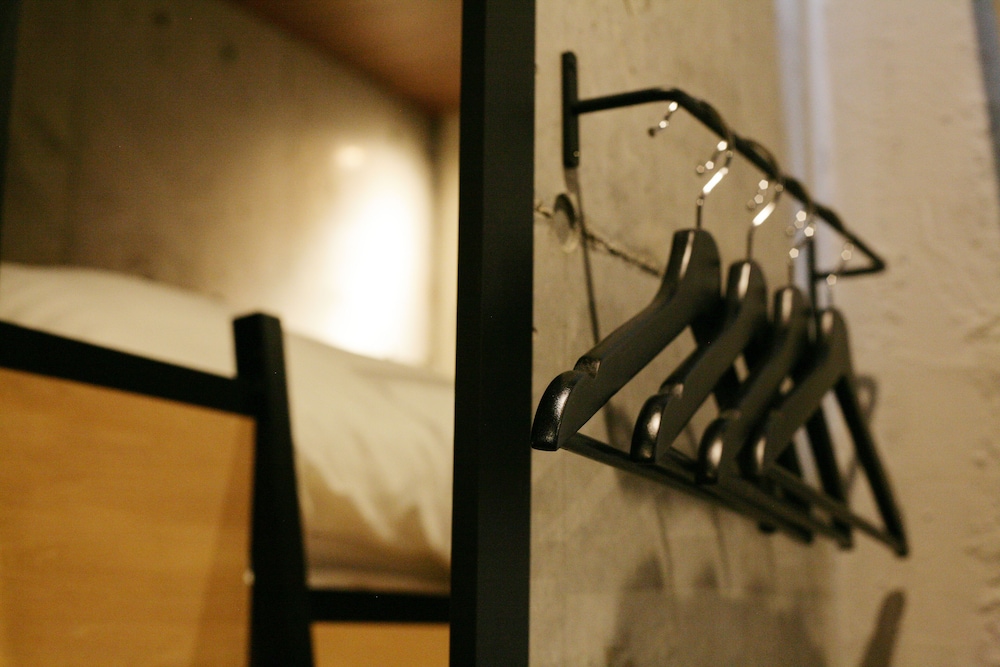 スタンダード ルーム ダブルベッド 2 台 禁煙 客室の設備とサービス0 | ゾンクホテル天神渡辺通