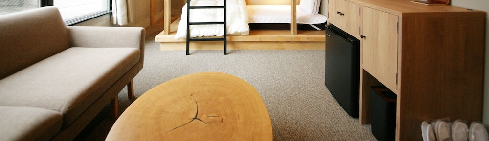 デラックス ルーム シングルベッド 4台 禁煙 客室3 | ゾンクホテル天神渡辺通