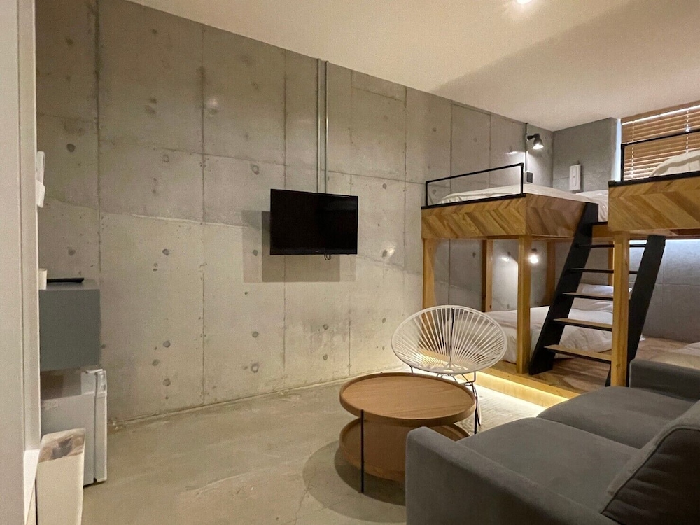 コンフォート 4 人部屋 禁煙 客室3 | ゾンクホテル春吉寺町通