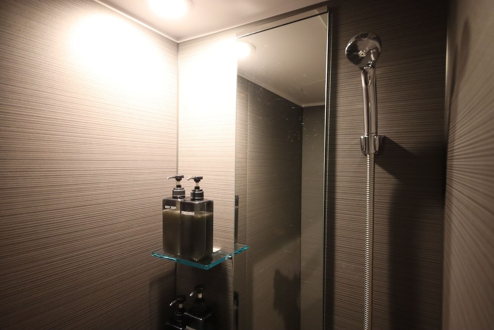 ダブルルーム ダブルベッド 2 台 禁煙 バスルーム0 | ゾンクホテル春吉