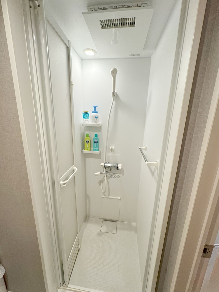 本館 トリプルルーム 禁煙 (202) バスルーム1 | SHINJUKU WARM HOUSE