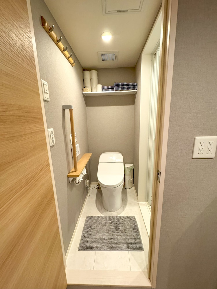 本館 ファミリー ルーム 禁煙 (201) バスルーム3 | SHINJUKU WARM HOUSE