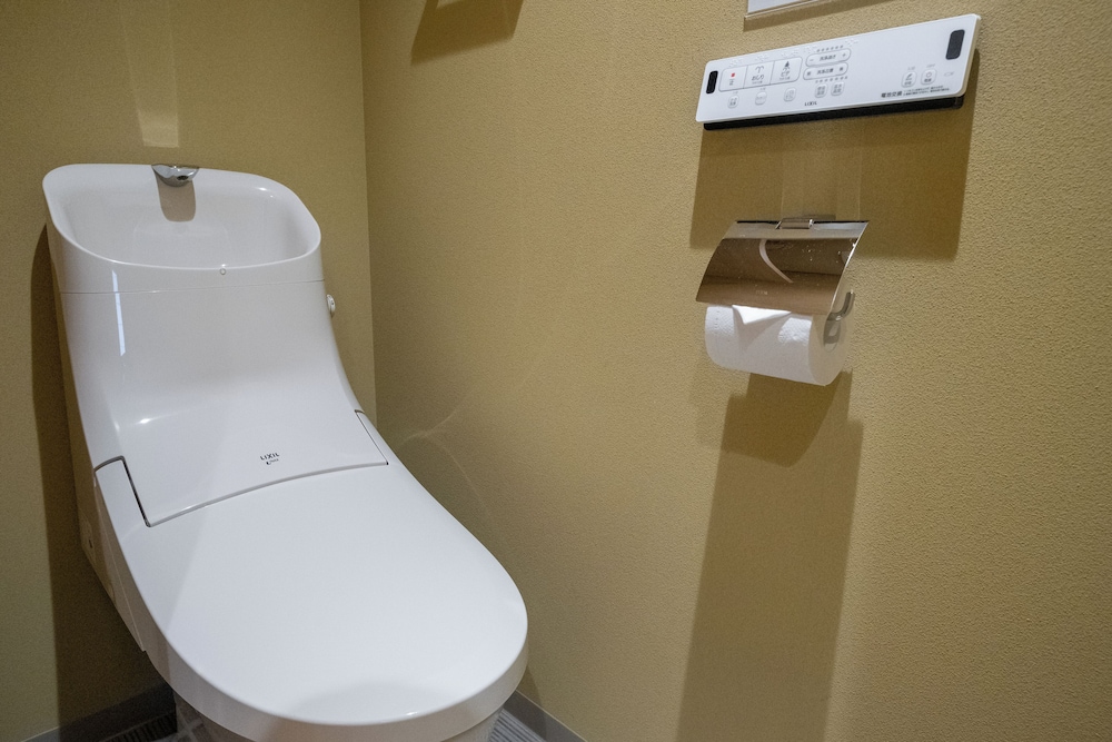 デラックスツインルーム ソファー付き 禁煙 バスルーム0 | ORI Kyoto Hotel