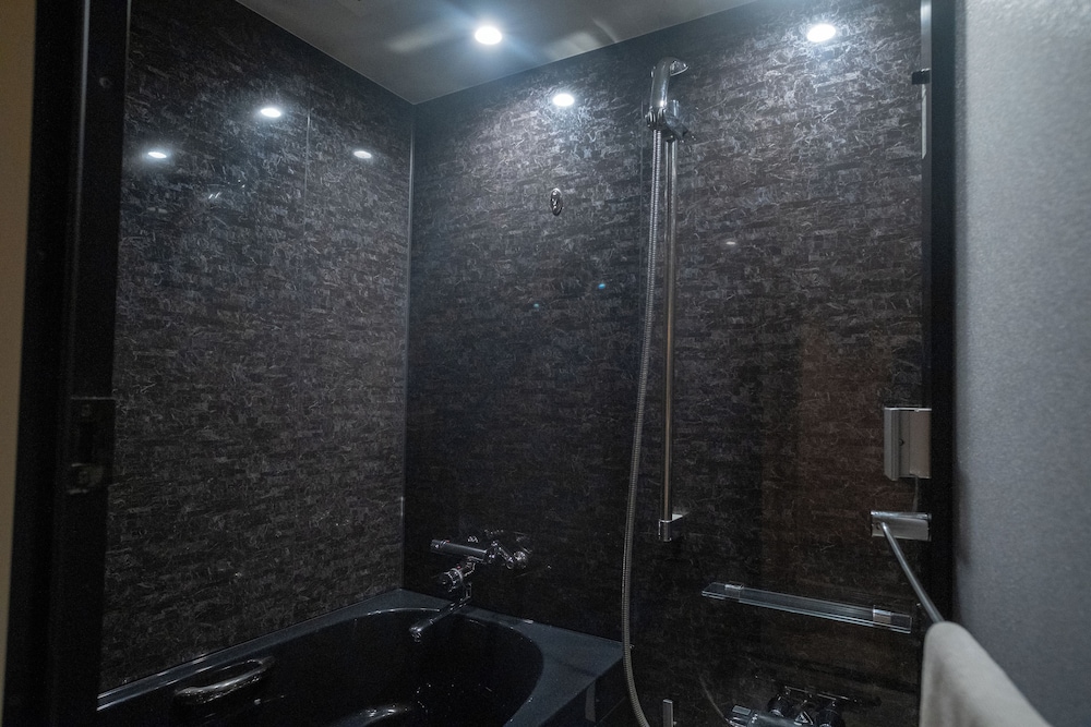 プレミアムダブルルーム ダブルベッド2台 禁煙 バスルーム0 | ORI Kyoto Hotel