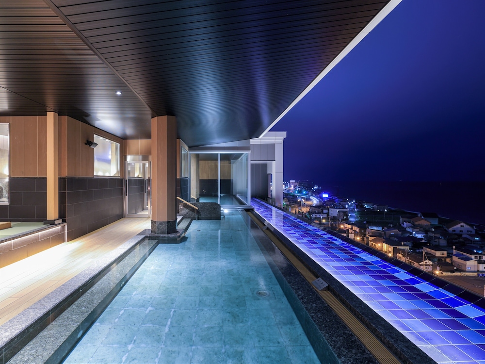 メインイメージ | 函館湯の川温泉 海と灯／ヒューイットリゾート