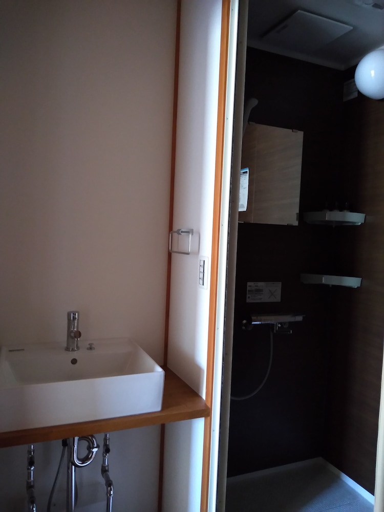 スタンダードルーム 禁煙 バスルーム1 | クイントハウス直島